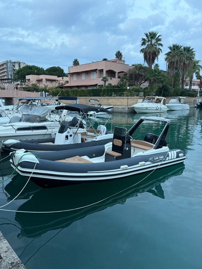 Imbarcazioni Gem Boat per il noleggio — foto 2
